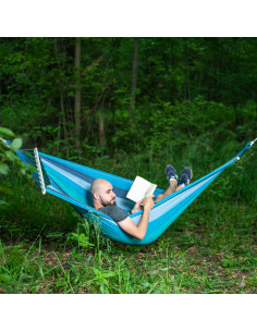 BLAU-DUNKELBLAU HÄNGEMATTE MIT HOLZSTAB 70 CM UND GRIFF AUS METALL NILS CAMP 2