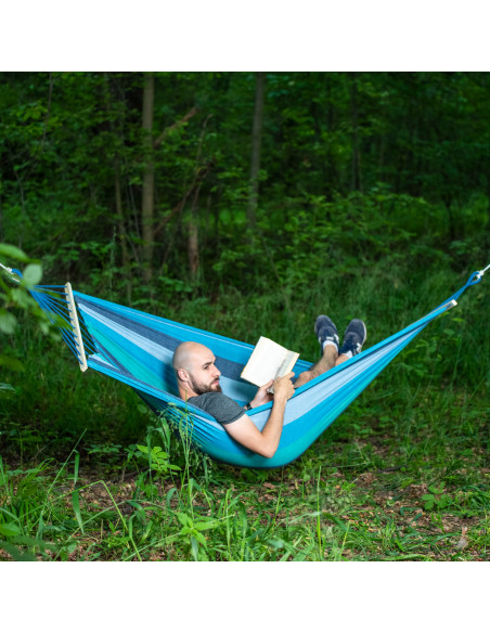 BLAU-DUNKELBLAU HÄNGEMATTE MIT HOLZSTAB 70 CM UND GRIFF AUS METALL NILS CAMP