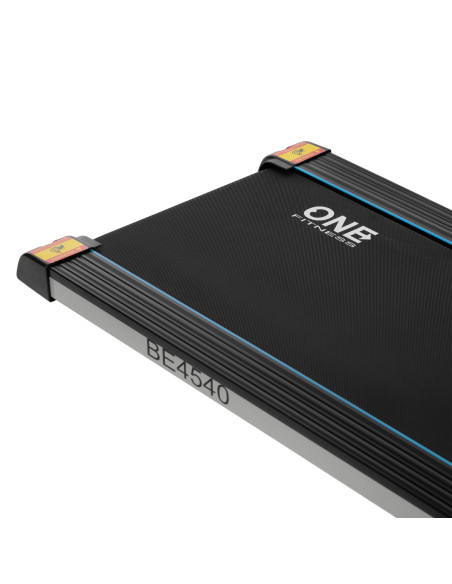 ELEKTRISCHES LAUFBAND MIT DEM MASSAGEGERÄT ONE FITNESS